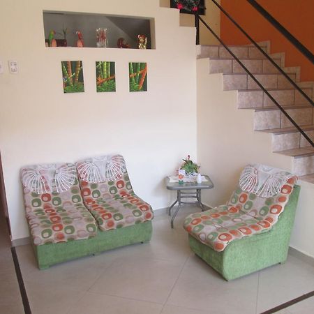 Отель Residencia Casa Linda Икитос Экстерьер фото