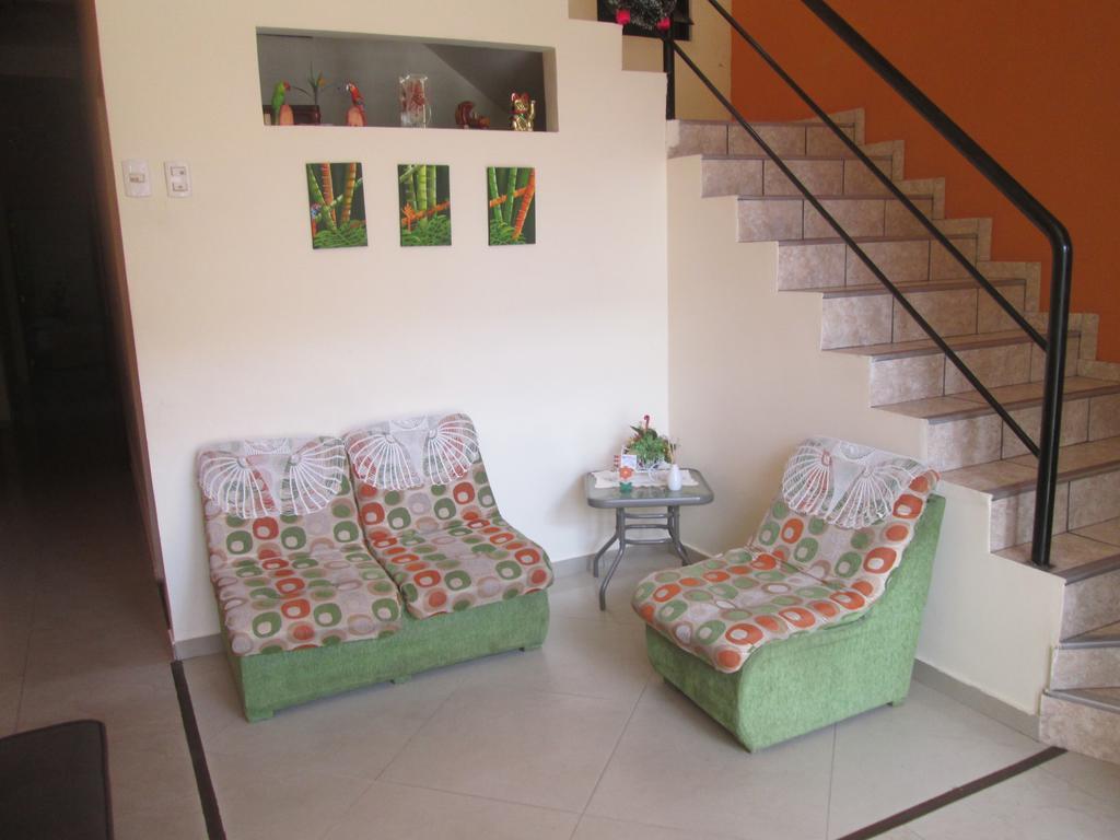 Отель Residencia Casa Linda Икитос Экстерьер фото