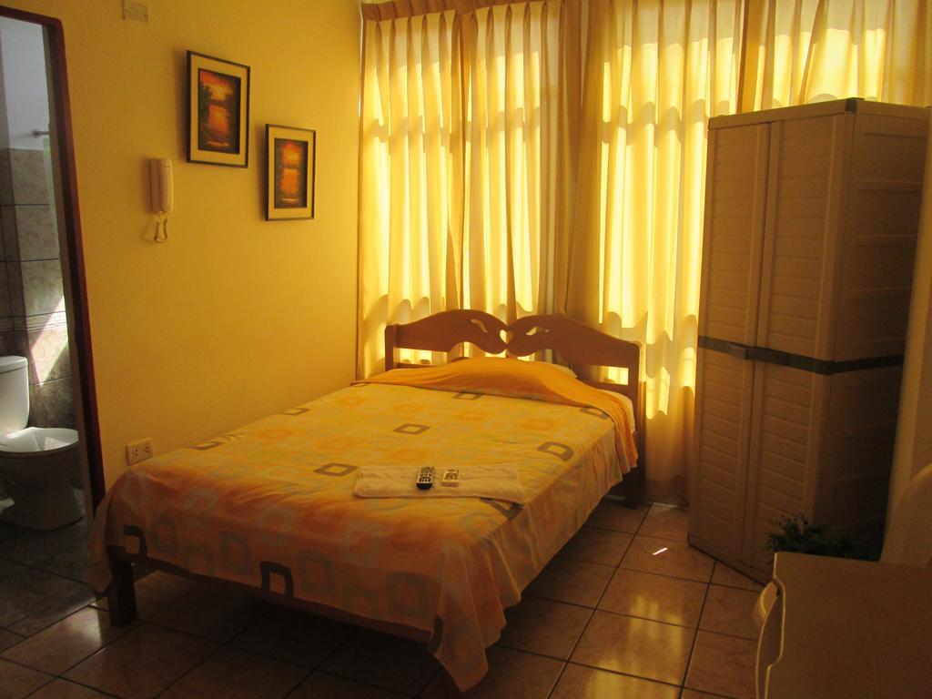 Отель Residencia Casa Linda Икитос Экстерьер фото